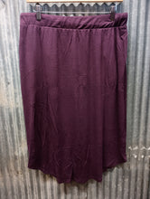 Load image into Gallery viewer, Knit Skirt with Pockets- Dark Purple (1X-3X)
