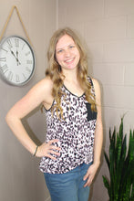 Load image into Gallery viewer, Leopard Criss-Cross Pocket Tank (S-XL)
