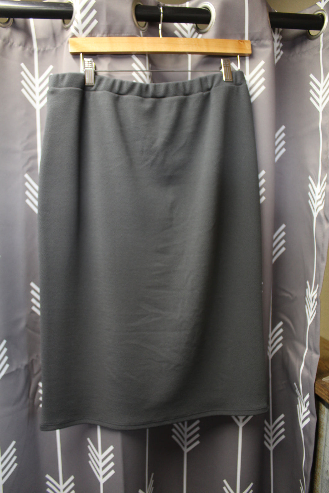Solid Knee-Length Pencil Skirt PLUS- Black, Gray (1X-3X)