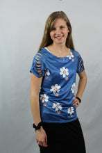 Load image into Gallery viewer, Sky Blue Foral Print Top (M-3X)
