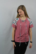 Load image into Gallery viewer, Pink Lace Up Leopard Sleeve Top (S-L)
